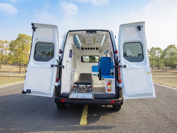 福特全順T6救護(hù)車（模具版）