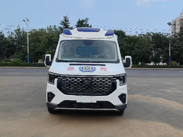 江鈴福特T8救護(hù)車
