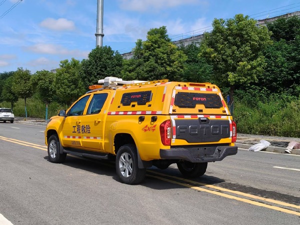 四驅(qū)皮卡1800方排水救險(xiǎn)車